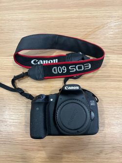 Canon EOS 60D DSLR Camera Bundle w/ 2 Lenses (18-55mm & 75-300mm)