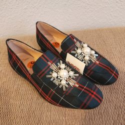 New Christmas Choose Sz 5.5 