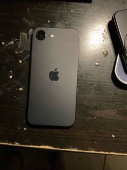 iPhone 16e