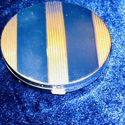 VINTAGE BOURJOIS EVENING IN PARIS COMPACT/MADE IN FRANCE/CIRCA 1940s PRE-OWNED/VERY GOOD CONDITION