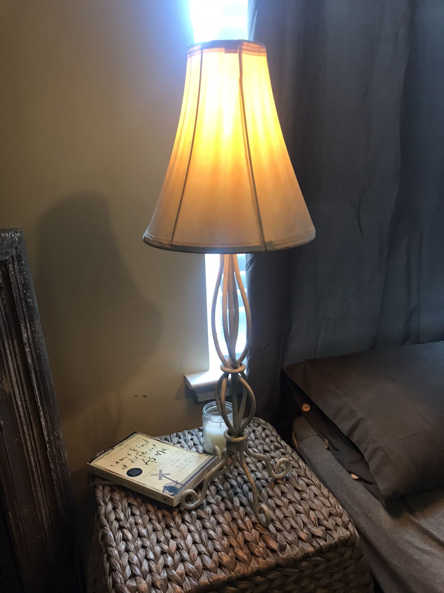 Lamp with shade - off white