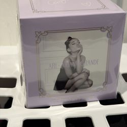 Ariana Grande Perfume 