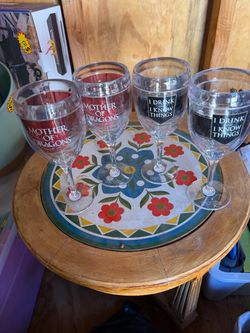 Game of Thrones Wine Glasses & Cooking Apron