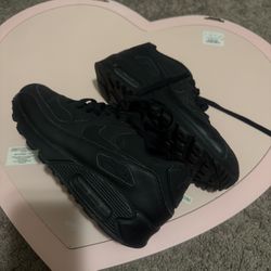 NIKE Air Max Size 6Y 