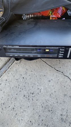 Fisher am/fm stereo synthesizer tuner