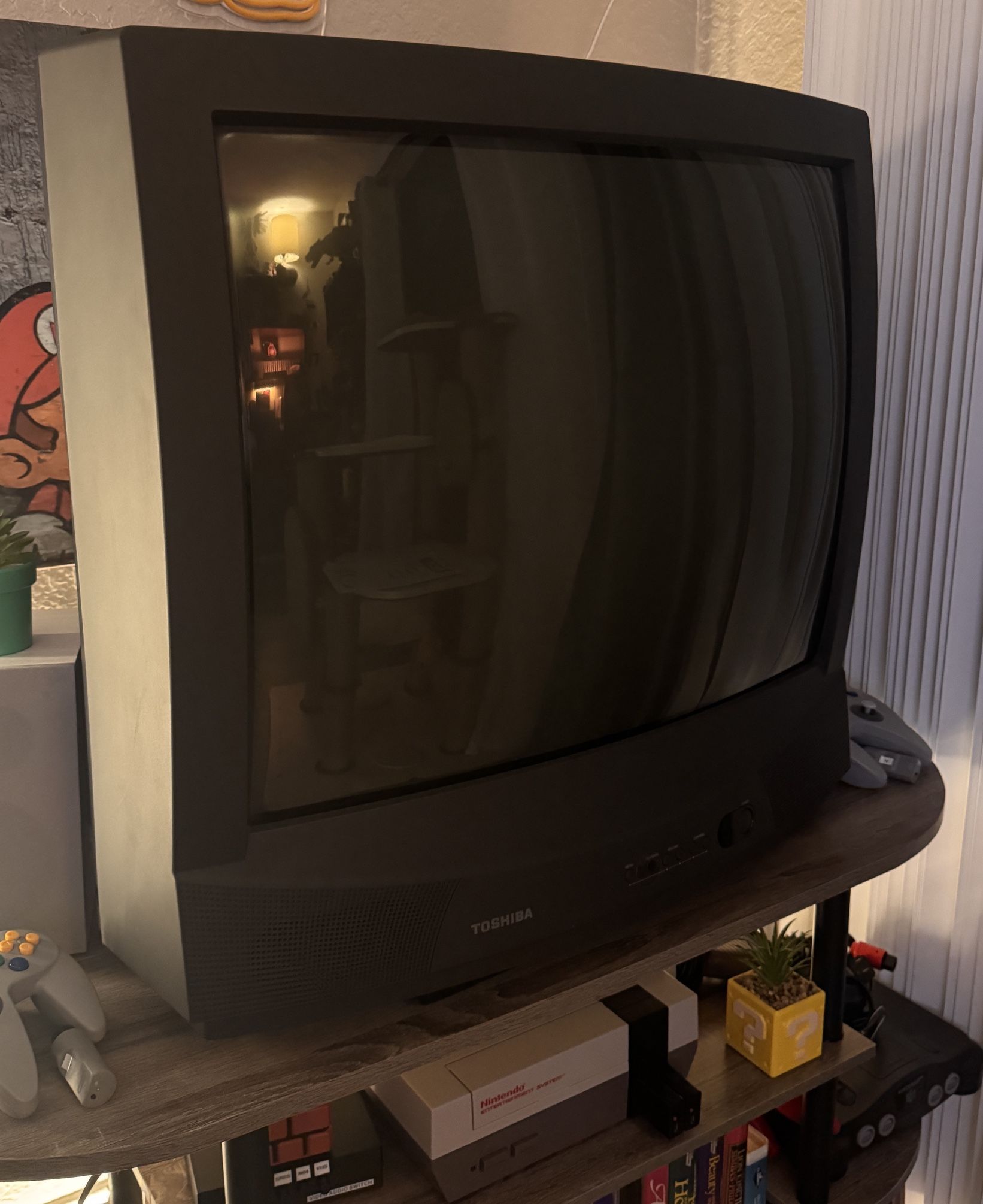 Toshiba 27” CRT TV With Remote Control 