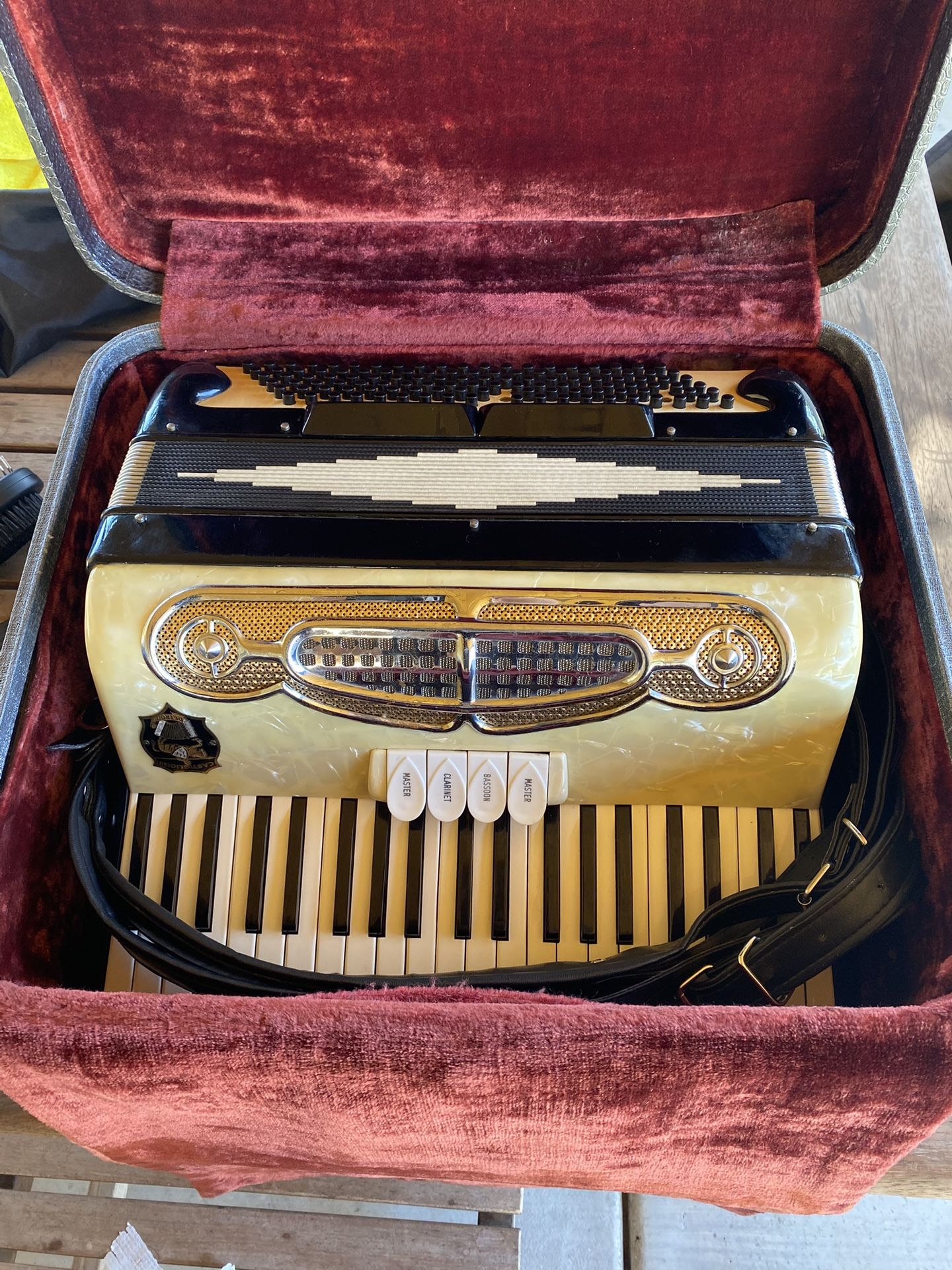 Accordion Castiglione Keyboard, Acordeón Castiglione Teclas  Negotiable 