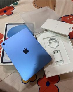 Apple iPad 11th Generation (A16) – Blue, Wi-Fi Tablet with Charging Accessories