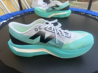New Balance Supercomp Elite V4