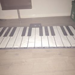 FLOOR PIANO 