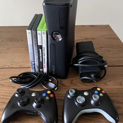 Xbox 360 Slim S 250gb System Bundle w 2 OEM Controllers - Tested