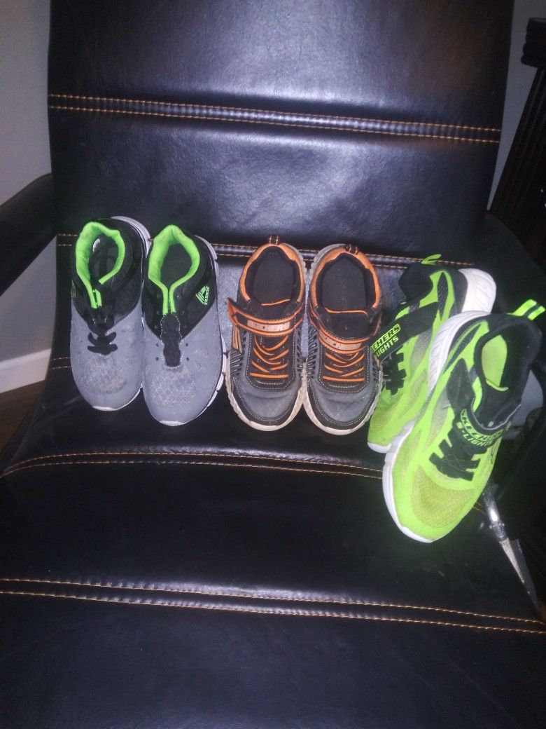 Boys Sketchers Size 12 And Boys Long Sleeve And Short Sleeve Size 6/7