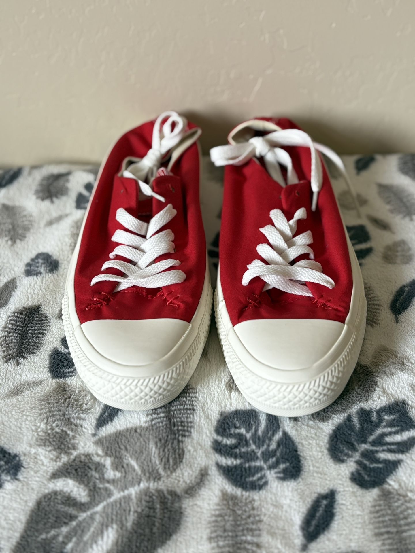 Brand New Never Worn Converse Fashion Sneakers