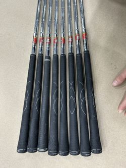 8 True Temper Dynamic Gold Iron Shafts – TaylorMade Grips – S300