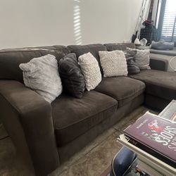 FREE Sofa with pillows. PICK UP ONLY KOREATOWN 