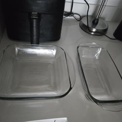 2 Glass Baking Pans 