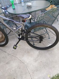 29" Hyper Mountain Bike
