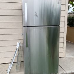 Refrigerator 