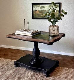 Solid Wood Pedestal Accent Table w/ Green Leather Top