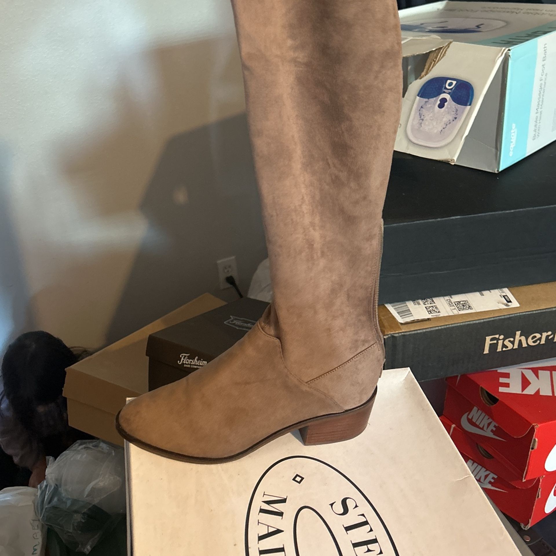 Knew High Boots 