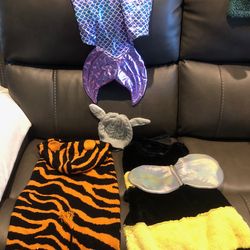 Multiple Dog Costumes: Large