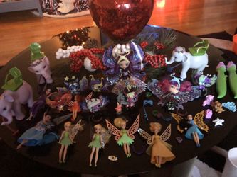 Fairytale dolls very nice collection comes with 2 wands also a couple of pets