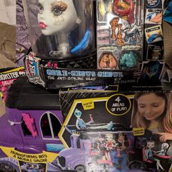 Monster High Lot- ALL NEW $400