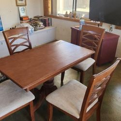 Hobby / Camper Table and 4 Chairs With Storge Areas