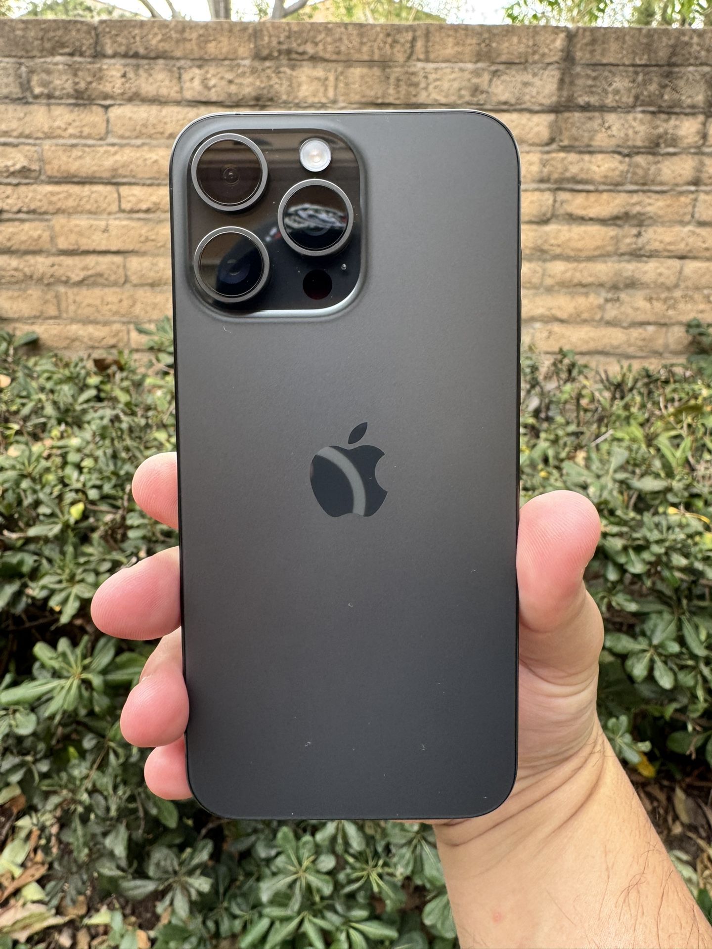 Apple iPhone 15 PRO MAX 256gb Pristine Condition!!!! UNLOCKED Use Any Carrier. Hablo Espanol.