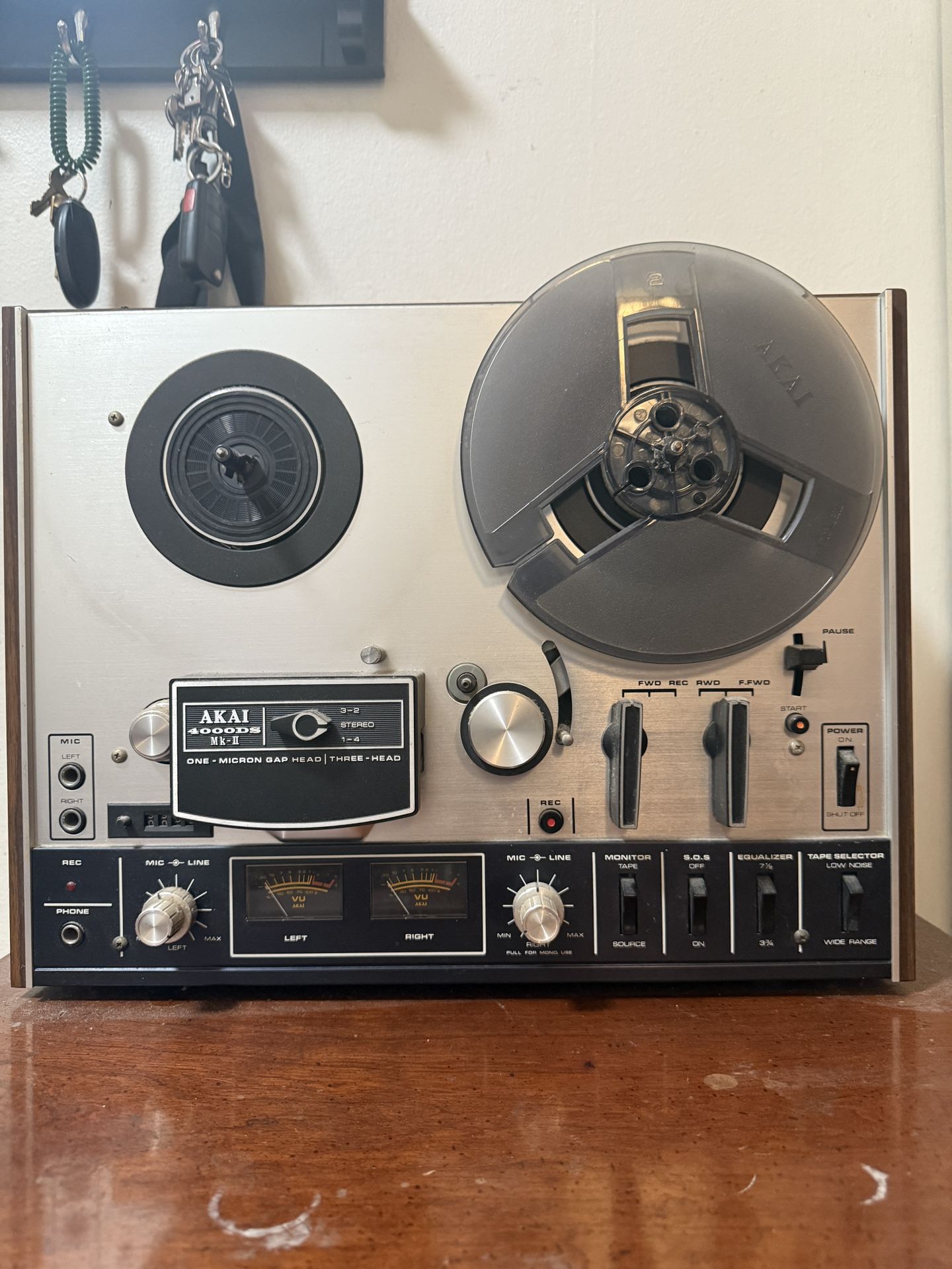 🎞️ Akai 4000DS Mk II Reel-to-Reel – Vintage Analog Beast! 🎶 Old-school charm. Built like a tank. Powered by nostalgia.