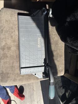 Tile cutter