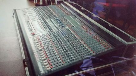 56 shadowcrest 88 mixing board Brand new condition 4000