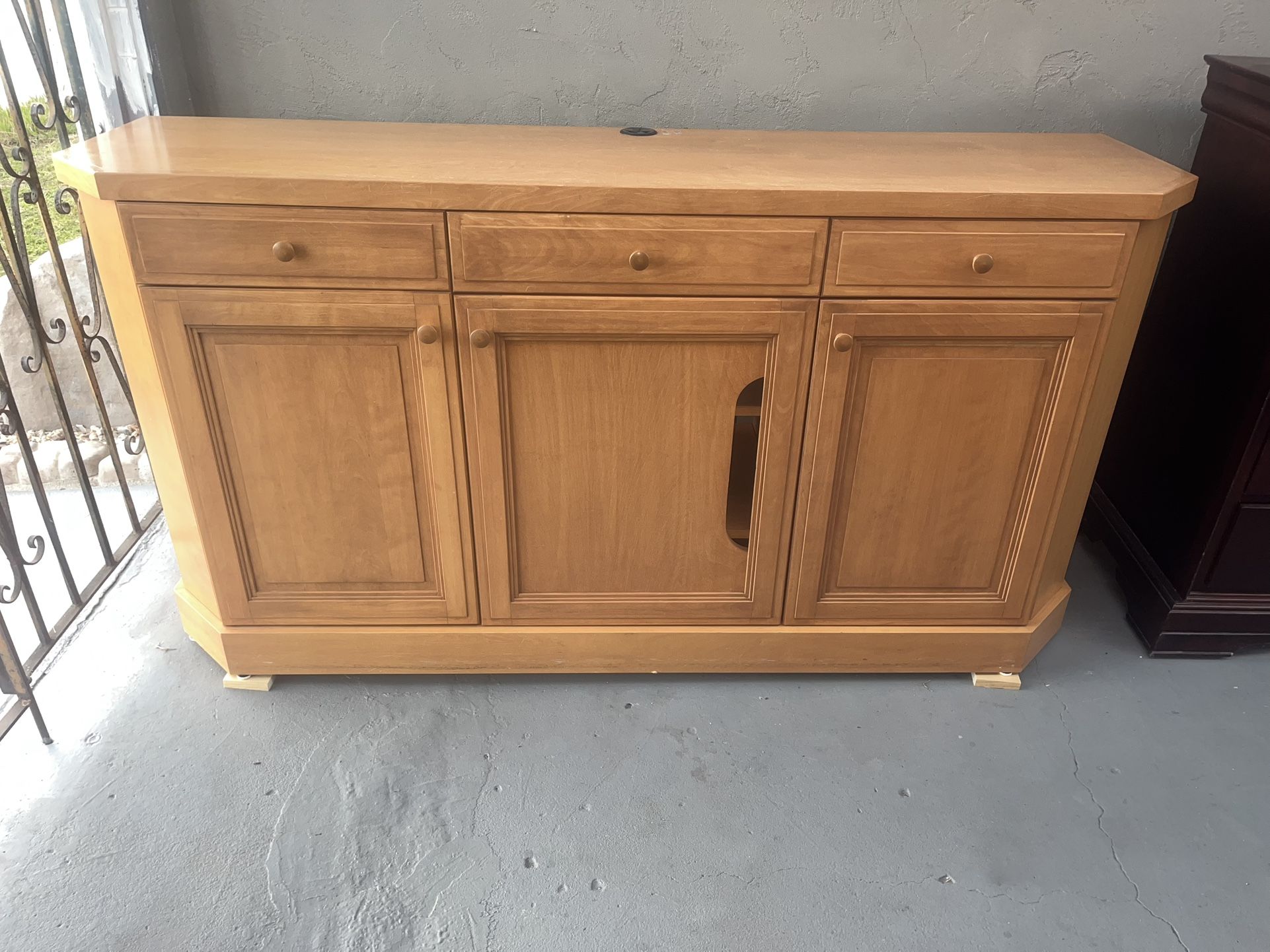 ALL SOLID WOOD DRESSER