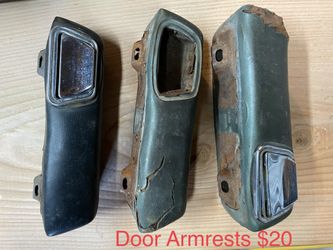 Assorted A body 1969 Dodge Dart parts