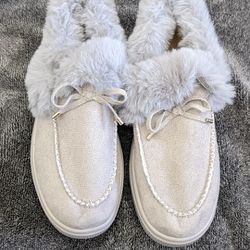 Leather Hard Sole Slippers With Fur Trim Size 8,5 New