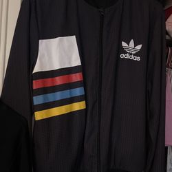 Adidas Women’s Size Large Light Weight 