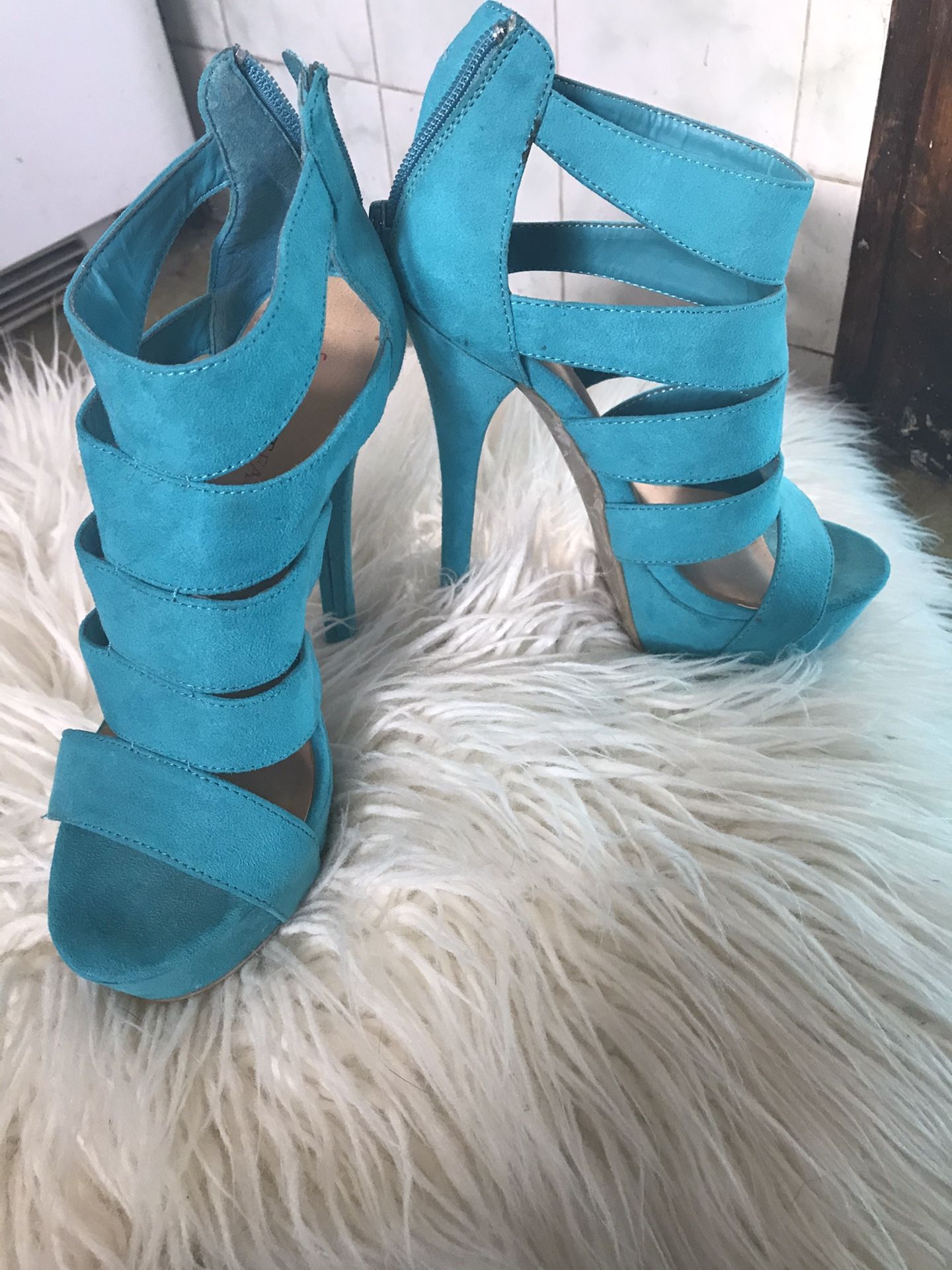 Women’s shoes Size 6 /36 .5 Blue open toe heels