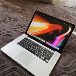 Mac Boook Pro 15.4" Intel Quadcore i7 8gb Ram 256ssd Working Great 
