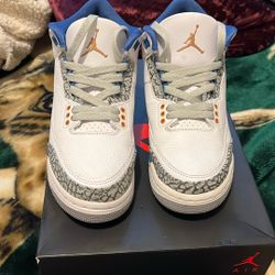 Jordan 3 Blue Wizards Size 5Y.   70 OBB