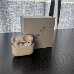 AirPods Pro 2nd Generation with MagSafe Wireless Charging Case - White