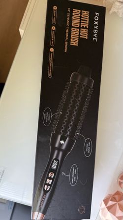 FoxyBye Hottie Hot 1.5" Ceramic Round Brush