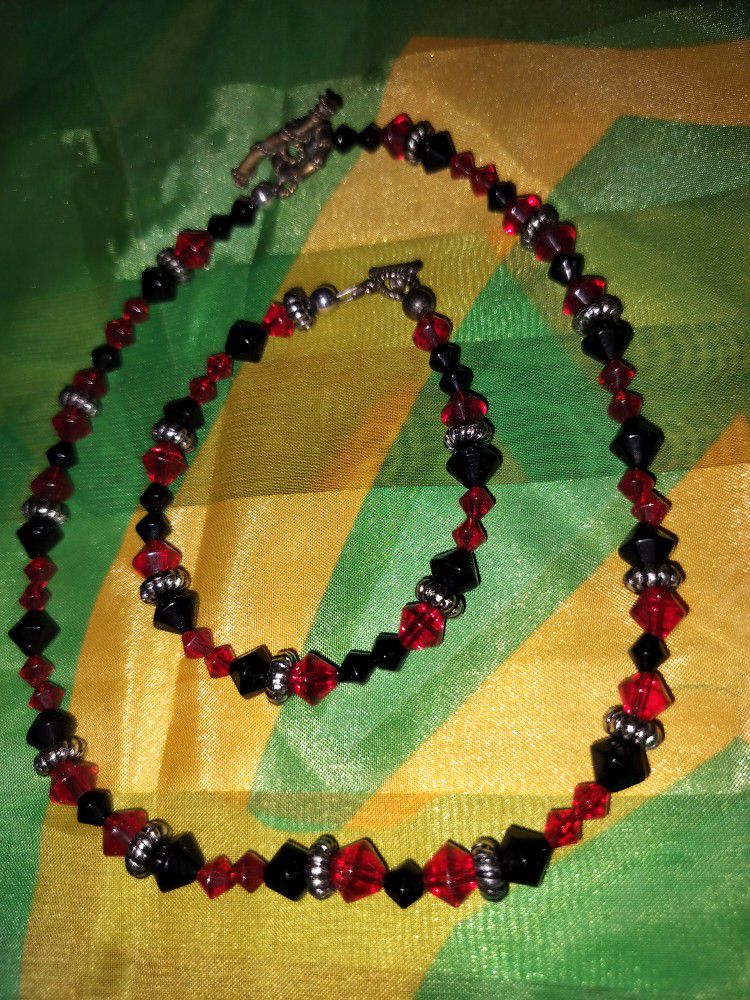 Matching Black And Red Glass Beaded Necklace And Earring Set 