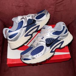 Nike V5 RNR Size 10