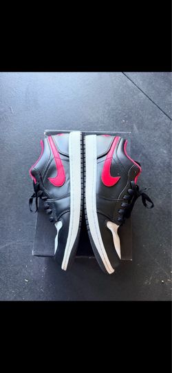 Jordan 1 low white toe