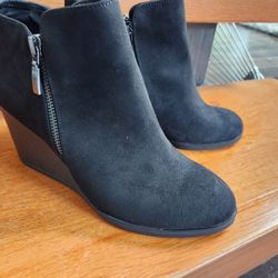 New Black Suede Womens Shoes Booties Size 7