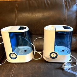 Two Vicks humidifier