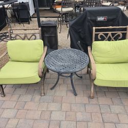 $300 BIG BEAUTIFUL ROCKING CHAIRS And Table WITH SUNBRELLA CUSHIONS 