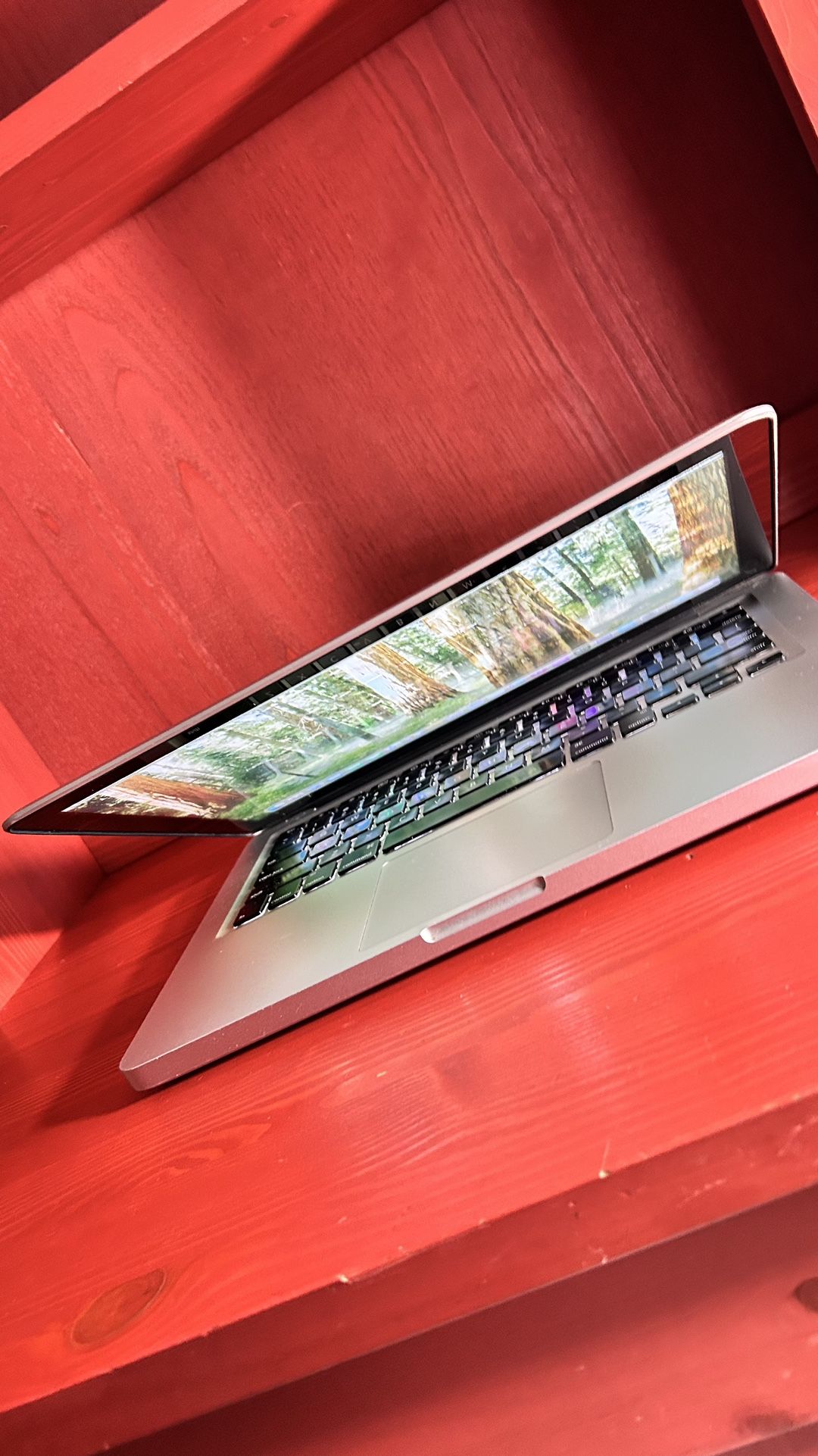 Apple Macbook Pro 13” 256GB SSD 8GB RAM i5 macOS 15:1 Sequoia $140