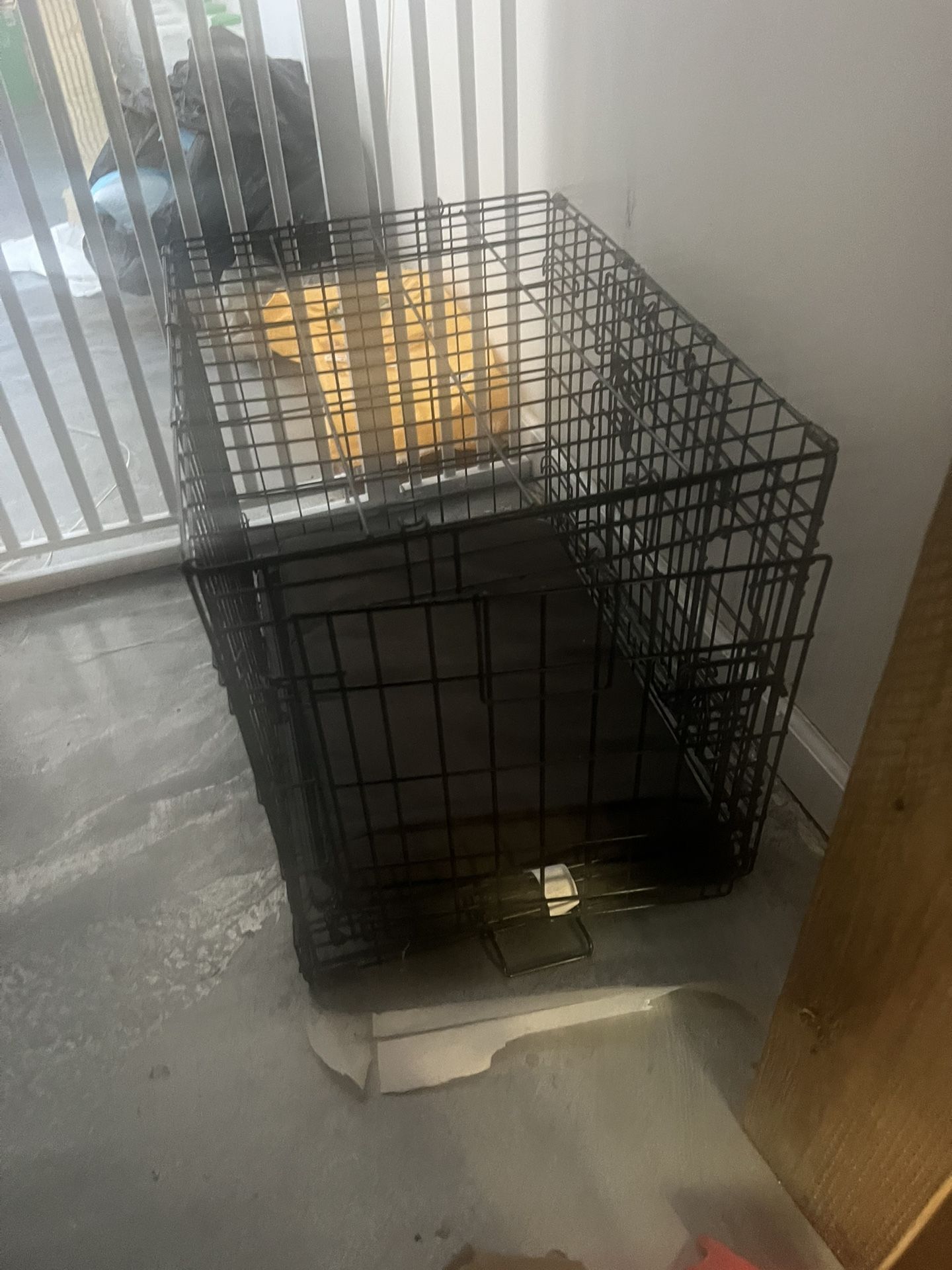Dog Crate For Small To Medium 