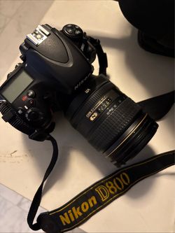 Nikon  D800 with full accessories and roller case